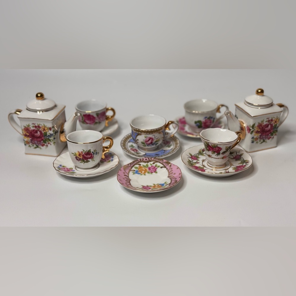 15 pc Tea Set "Victoria's Garden" Pink Red Roses